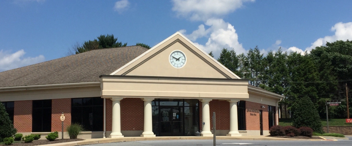 Exterior image of the Ephrata National Bank in the Cloister PA location